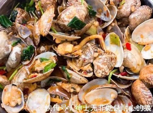 花蛤|吃花蛤时满嘴沙子?用这个办法,花蛤使劲吐沙,在家吃一样过瘾