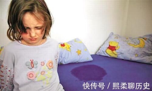 差别|娃已3岁,晚上还用纸尿裤?需要叫醒上厕所吗?叫与不叫差别很大