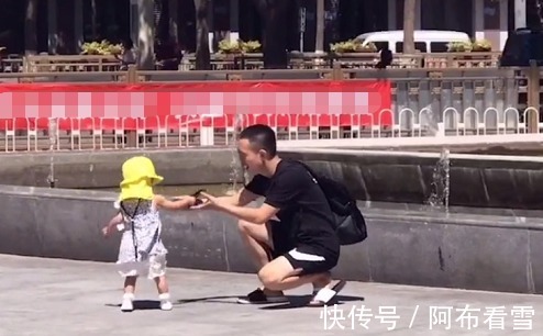 萌娃|1岁萌娃为“最臭美奶爸”拍照火了,内心:现在的大人真难带!