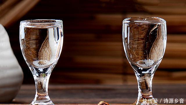 碰杯|喝酒时,为什么一定要先“碰杯”呢,你真的知道吗涨知识了