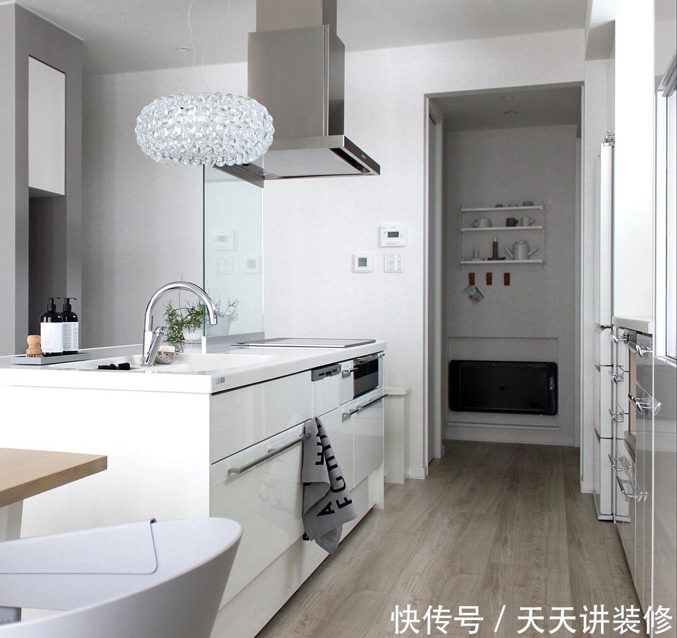 看完这个日本主妇的厨房收纳技巧,超级佩服,这也太整齐干净了