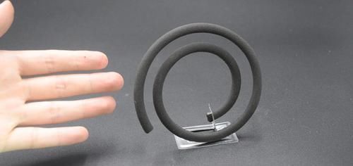 蚊香别再用手一点点拆了,立马学会这诀窍,几秒钟让蚊香自动分离