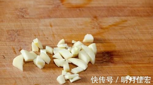红烧|这种鱼10元一斤，比内脂豆腐还嫩，红烧着吃，鱼肉鲜嫩可口