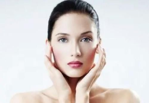 40多岁的女人，别再学小姑娘熬夜了，熬出来的斑斑点点好难打发