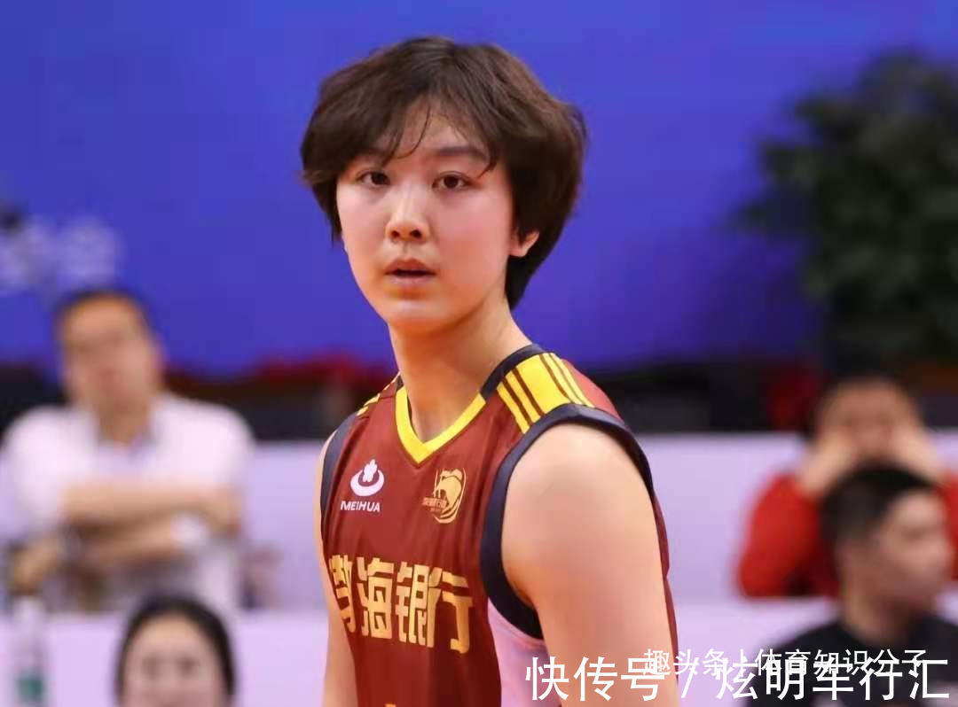 夏思佳|女排超新星提前离队!王宝泉将她放弃,曾被郎平看中却无奈陨落