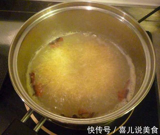 煮小米粥时,别傻傻加水了,米店老板透露,难怪小米“不开花”