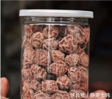 巧克力|女生出门容易晕车，包里适合放着慢慢吃的零食，话梅上榜，很实用