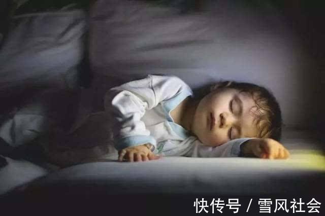 家长|3个月睡整觉,4个月频繁夜醒,宝宝睡眠倒退期妈妈很崩溃