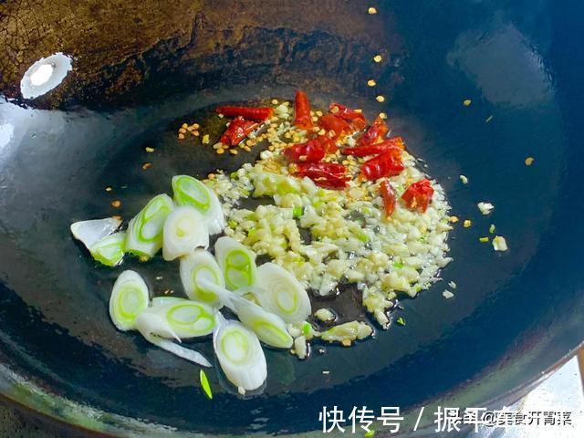 酱料|以后豆腐就这样吃，做法简单鲜香辣爽，出锅一口一个真解馋。