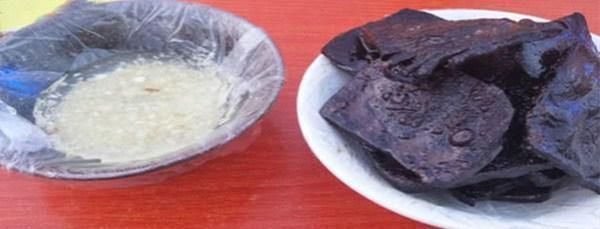 嫌弃|大妈路边卖“又土又丑”的小吃,外地人嫌弃,当地人却排队购买