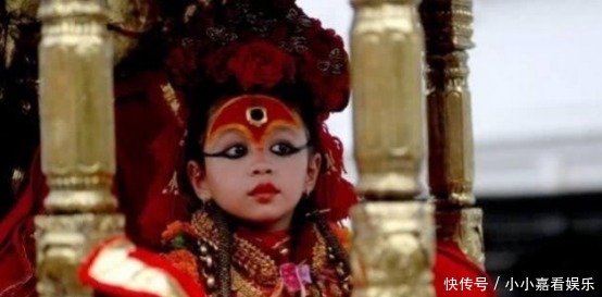 地位|尼泊尔活女神,地位尊贵受人崇拜,退休后却过得十分凄惨