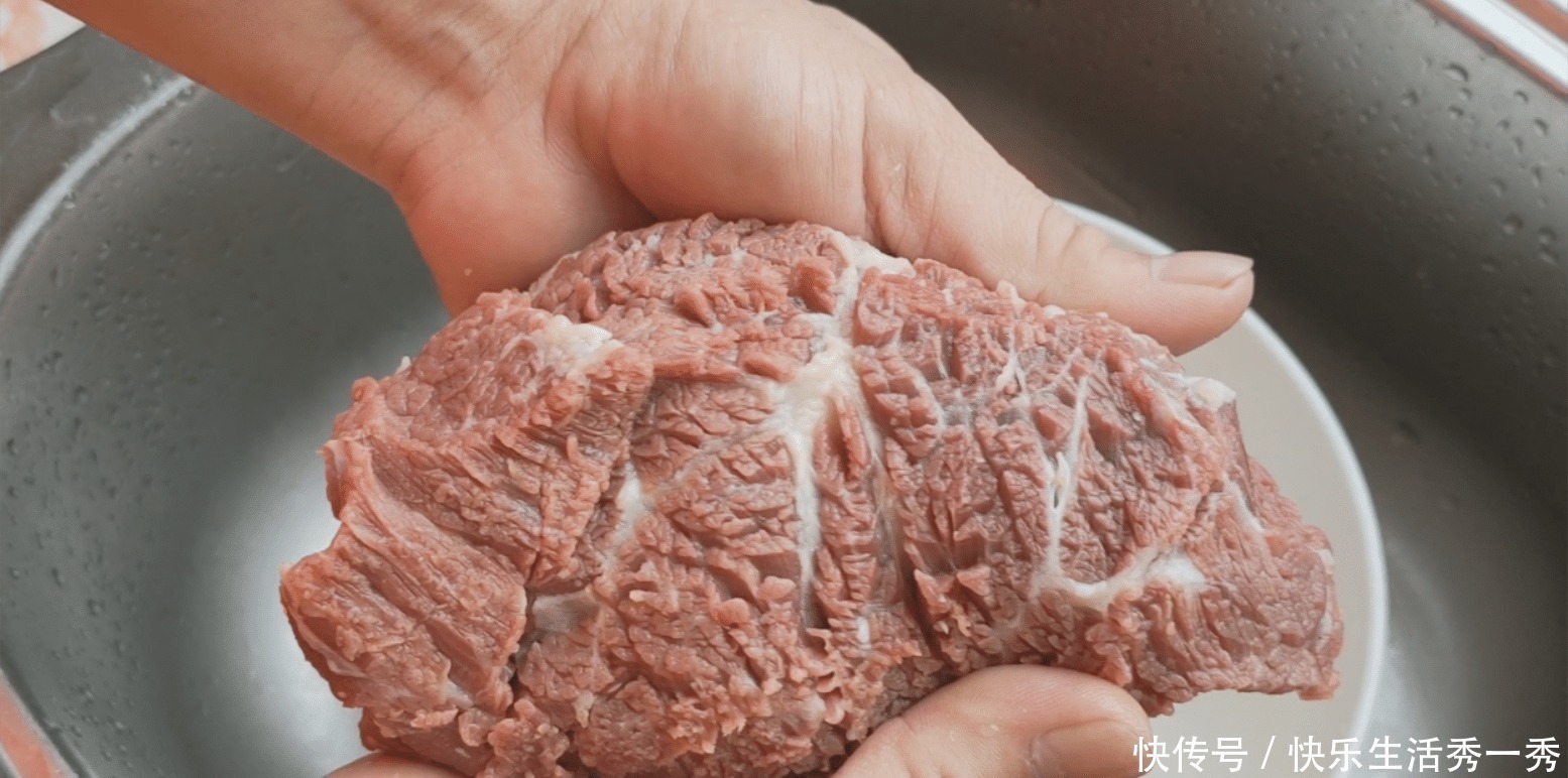 红枣片|牛肉想要嫩滑好吃，别下锅炒，教你一个更简单的做法，营养又好吃