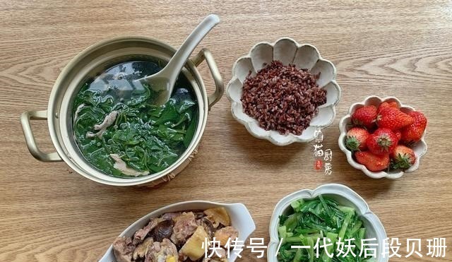 精致|母女二人的晚餐,在朋友圈火了,网友拒绝精致穷,不剩菜不浪费