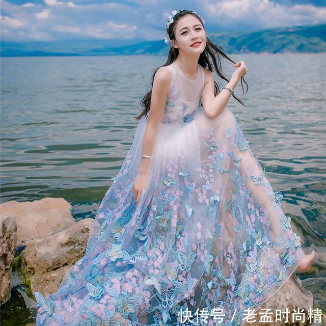 周冬雨 一件仙气的网纱刺绣连衣裙惊艳这个春夏,你的美可以自己掌控