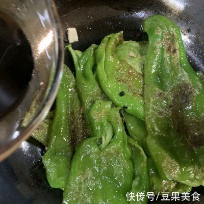 豆豉|超级下饭的糖醋虎皮青椒这么做，吃前一定备足饭
