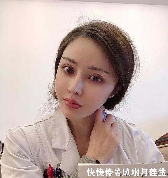 柔韧性|悬壶济世却独爱健身,芭比面孔配巨型肌肉身材,这个医生有点帅