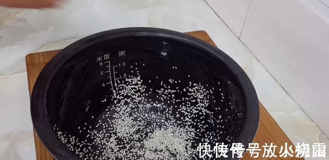 保鲜膜|面粉这样做才好吃, 不用烤箱, 不用黄油, 也能做出拉丝面包, 超香