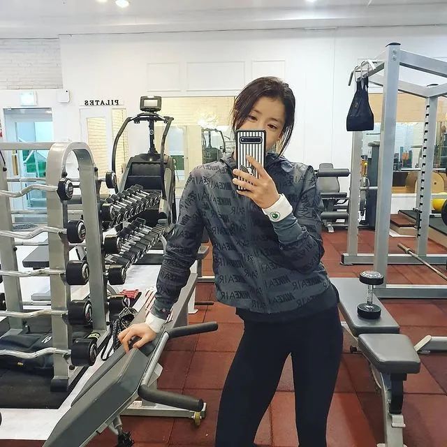 女人|女人练出肌肉块，男人是不是得靠边站？