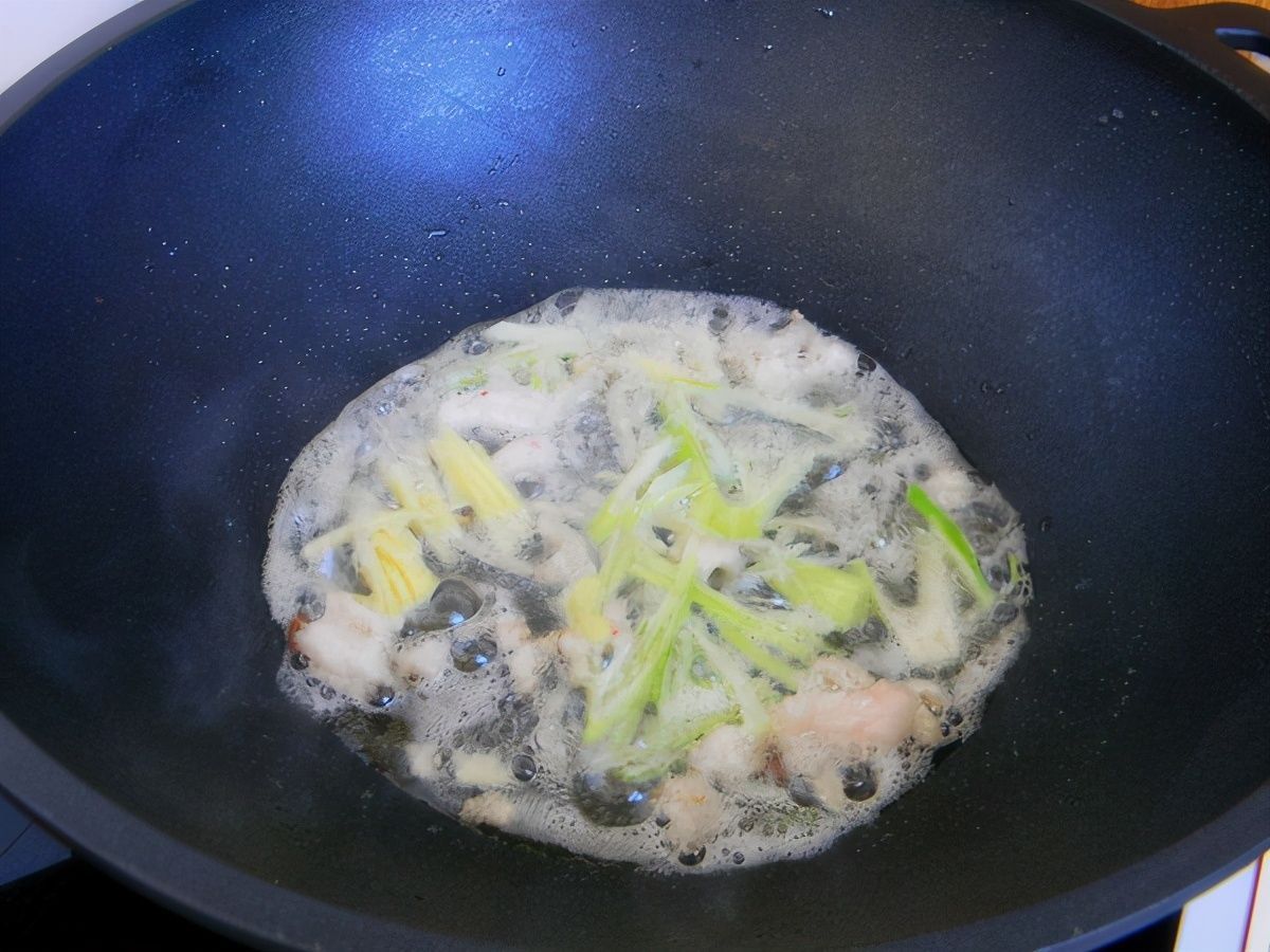 咳嗽痰多吃这蔬菜特管用,才2块钱1斤,医生不会轻易告诉你