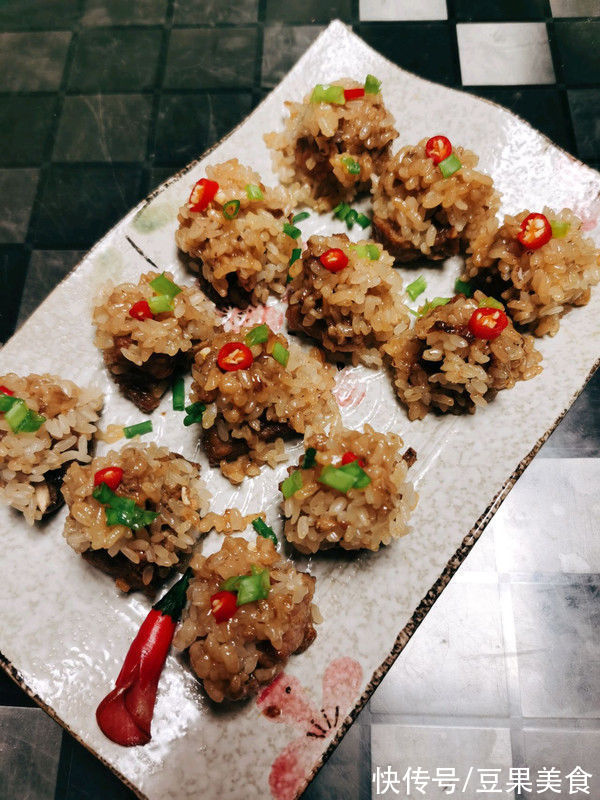 没有什么是糯米排骨解决不了的，如果有那就两份