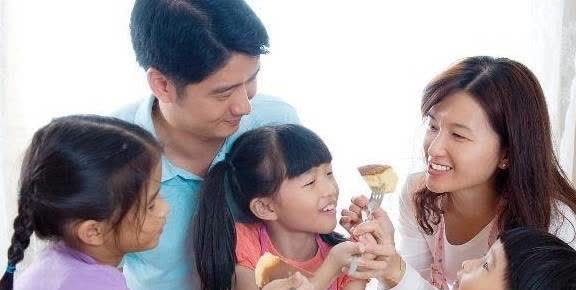 金钱|6岁女娃花100块买袋盐,宝妈怒气冲冲上门理论,老板:自己看监控