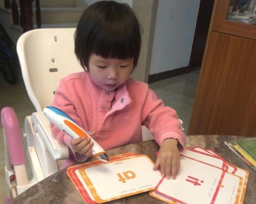 家长|妈妈随手给女儿布置的作业,女儿很自觉地学了起来,网友学霸!