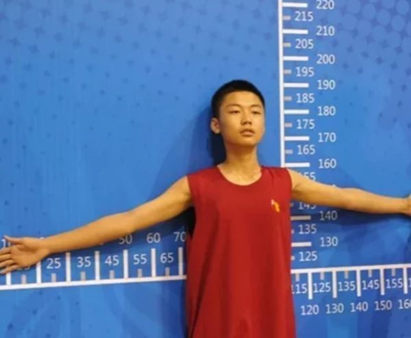 长高|10岁男孩半年长高20cm!2种食物助长高,父母真有眼光
