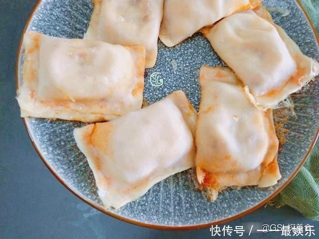 豆腐别做老一套了,试一试这样做,味道鲜美,皮薄馅大,家人爱吃