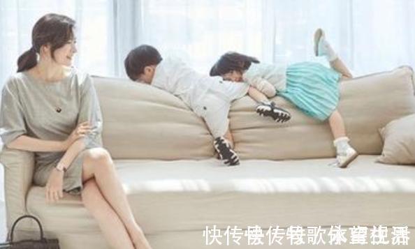 女孩|龙凤胎女孩先出生,却让男孩当哥哥,父母自认为的精明实则很愚蠢