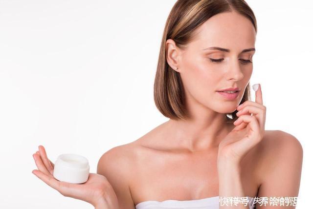 为什么要先涂乳液,再擦爽肤水美容师说出了实情,还好我没跟风