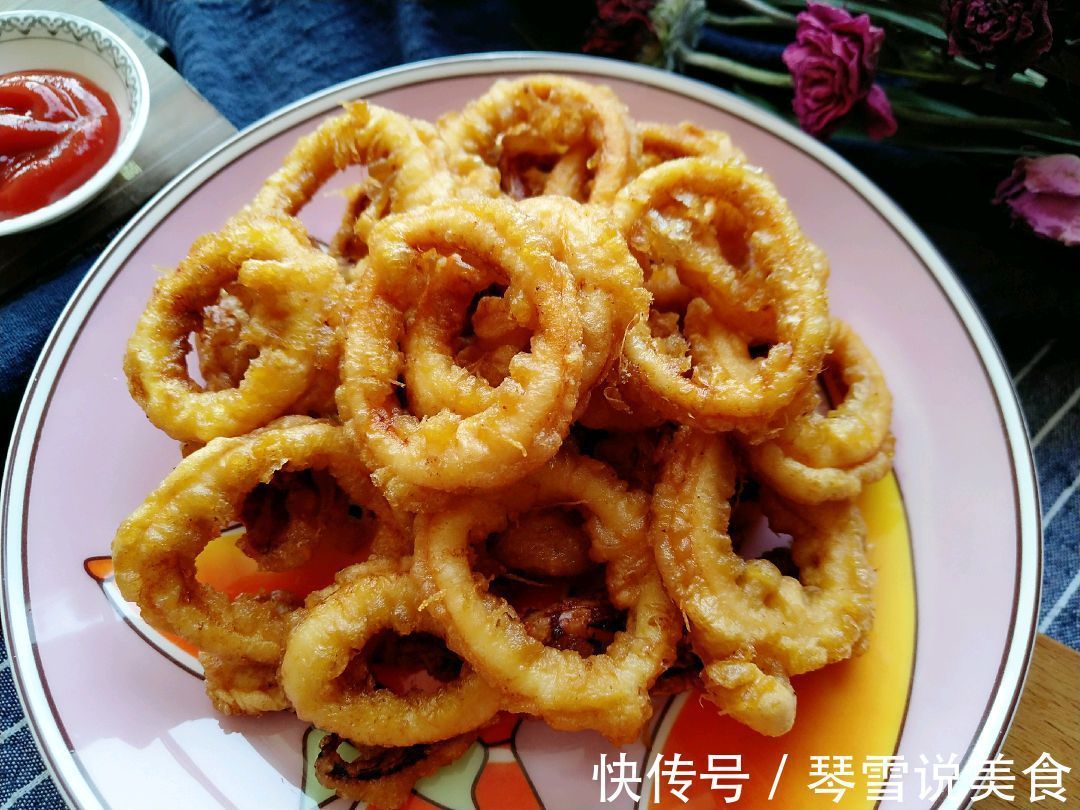 家庭版鱿鱼圈,做法简单,外酥里嫩,鲜香可口,大人孩子都爱吃!