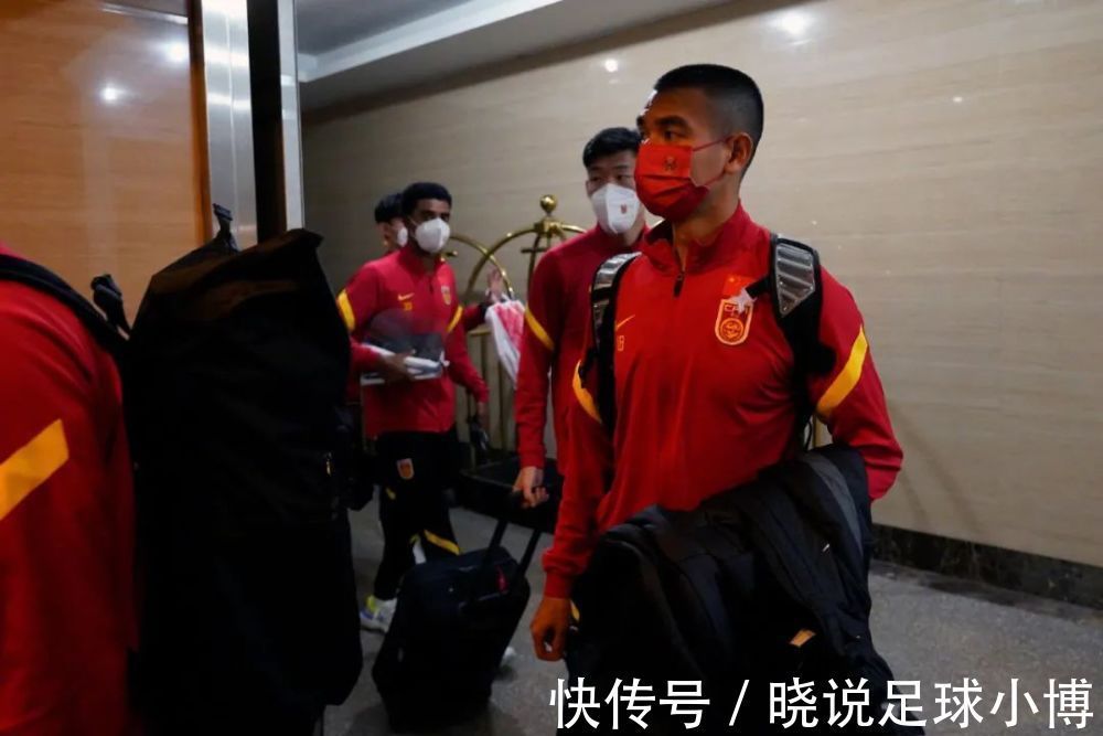 越南|国足抵达越南,李霄鹏迎来关键一战,过年不添堵是底线