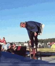 |搞笑GIF: 这样的新娘要不得 客人刚新娘就原形毕露了