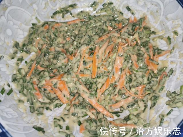 早餐饼|一把韭菜,一根胡萝卜,做好吃的蔬菜饼,简单营养,五分钟就完成