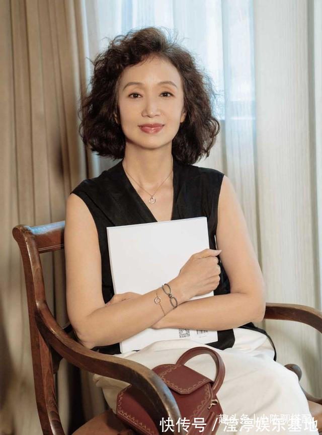 修饰 中年女人不想因发型“显老”,这5款发型尽量避开,美的更自信