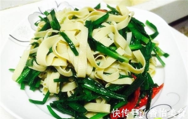 豆制品|自从学会韭菜新吃法,一周吃2次,比吃肉还香,好过瘾