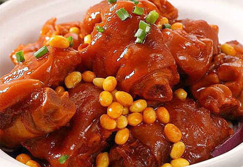 猪蹄|50岁后女人多吃的菜，补满“胶原蛋白”和“雌激素”，80岁不显老