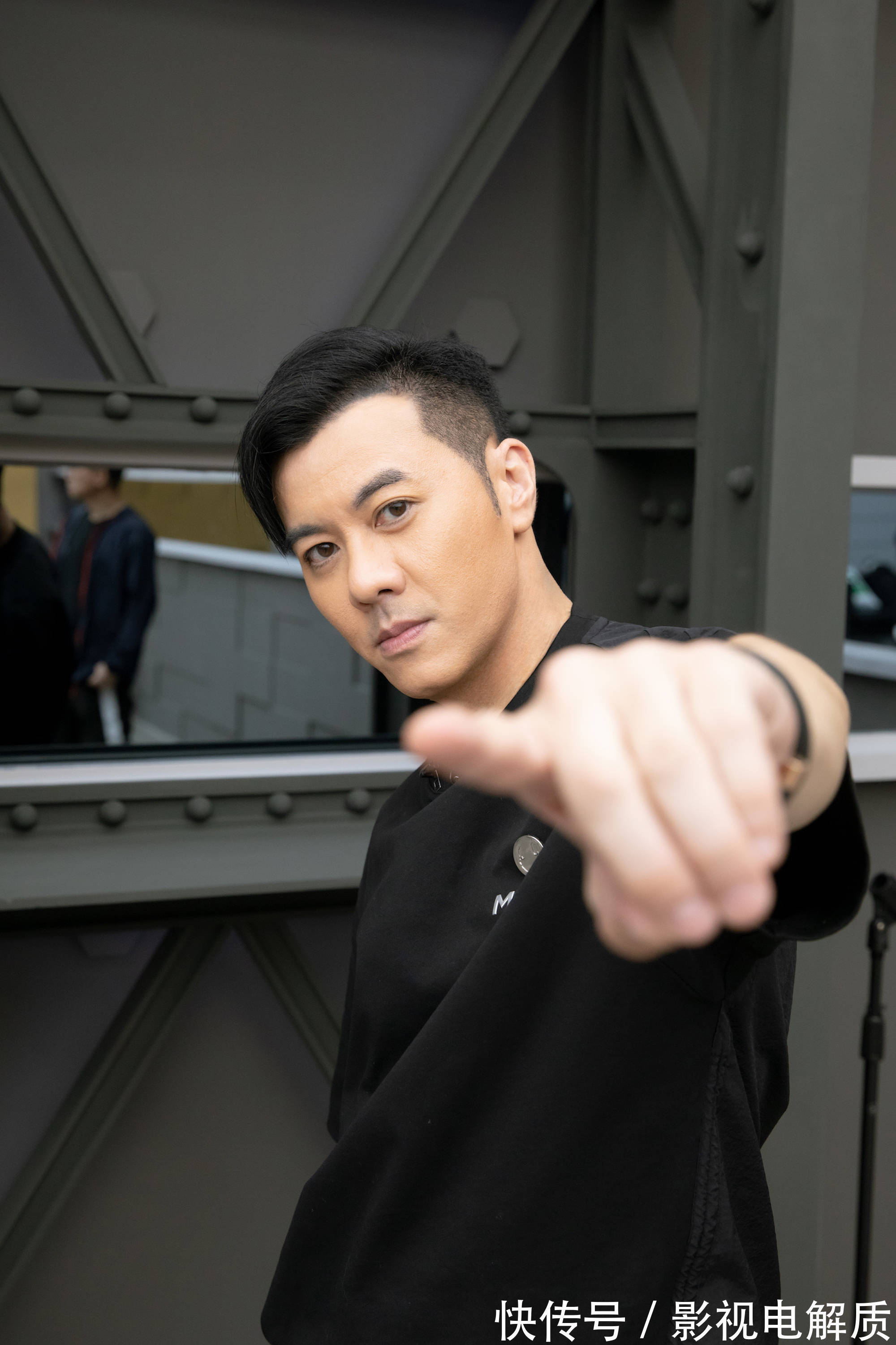 大湾区|《披荆斩棘的哥哥》曝光“大湾区五人组”练习照 认真训练陈小春展现责任感