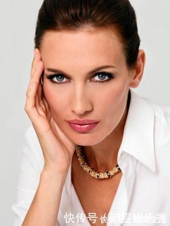 裸体$画家厌倦裸体油画的艳情俗气，以2幅让人生畏的画作彰显人性力量