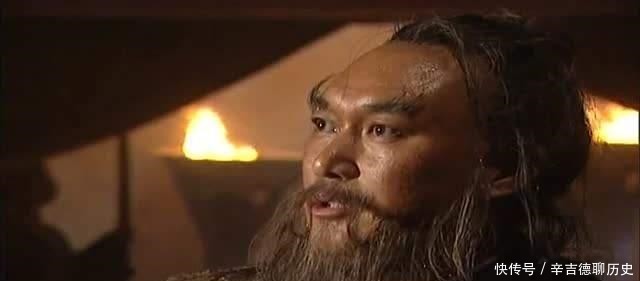 晁盖内心极其优柔寡断,对官府态度摇摆不定,对是否招安举棋不定