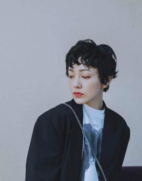 超短发|女生脸上有这3个“特征”,就剪掉你的长发吧!短发才更适合你