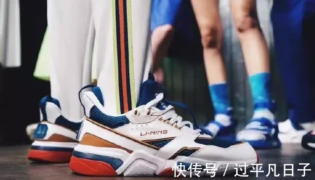 匡威 回力、飞跃人气暴跌,相比匡威、范斯,“国货之光”有哪些优点!
