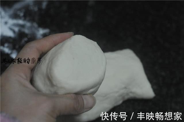 蒸馒头和包子,要学会“三次醒发”,不然出锅后死皮、塌陷口感差