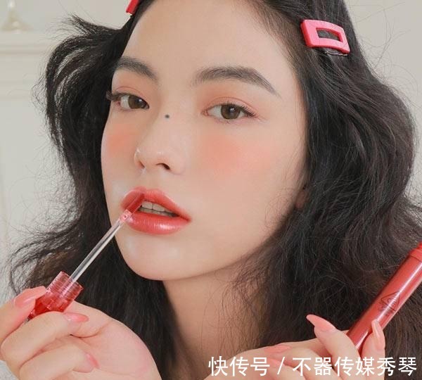 醉象|我不允许还有谁不知道水光唇釉的杀伤力