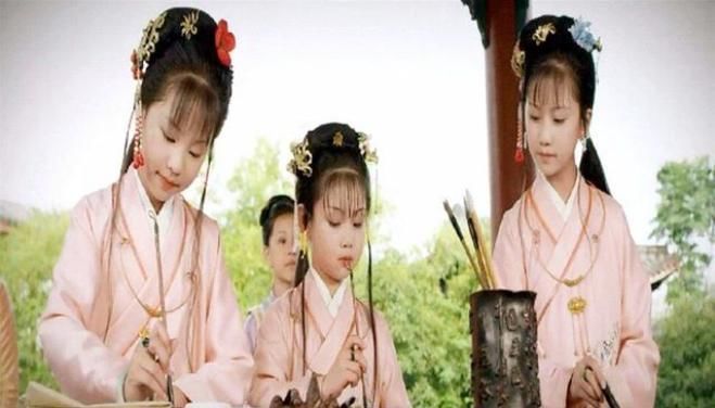 书生出上联“白水泉三口为品”,牧羊女妙对下联,书生自愧不如