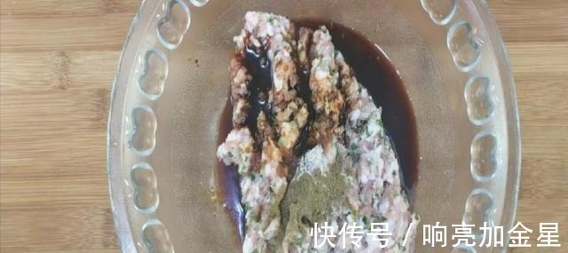 2个馒头,1块五花肉,简单一做,鲜香可口,营养又解馋,太香了!