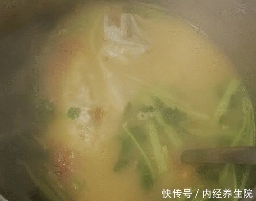  汤汁|7款滋补润燥鱼汤食谱，鲜甜美味！汤汁浓没腥味，全家人都爱喝