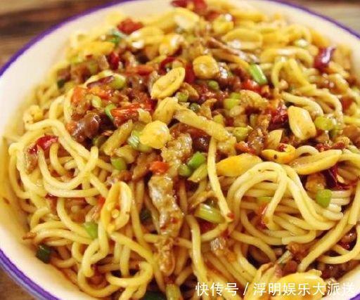 面条|面条煮一煮,拌一拌,简单快速,营养美味,家里人吃了都说好!