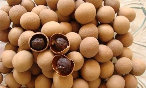 痛经|女人来例假，这4种食物再馋也别吃，会加剧痛经，对子宫健康不利