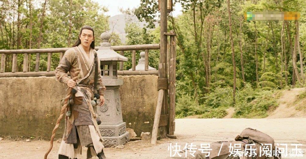 谢逊!成昆有3个徒弟,谢逊是老大,陈友谅是老二,老三打遍天下无敌手